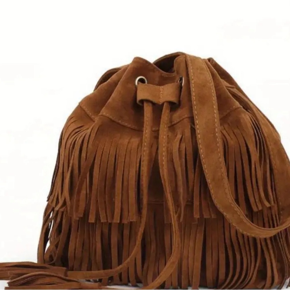 Tassel bucket bag